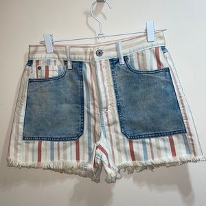 American Eagle Unique striped Denim Mom Short